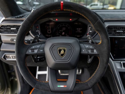 2023 Lamborghini Urus Performante