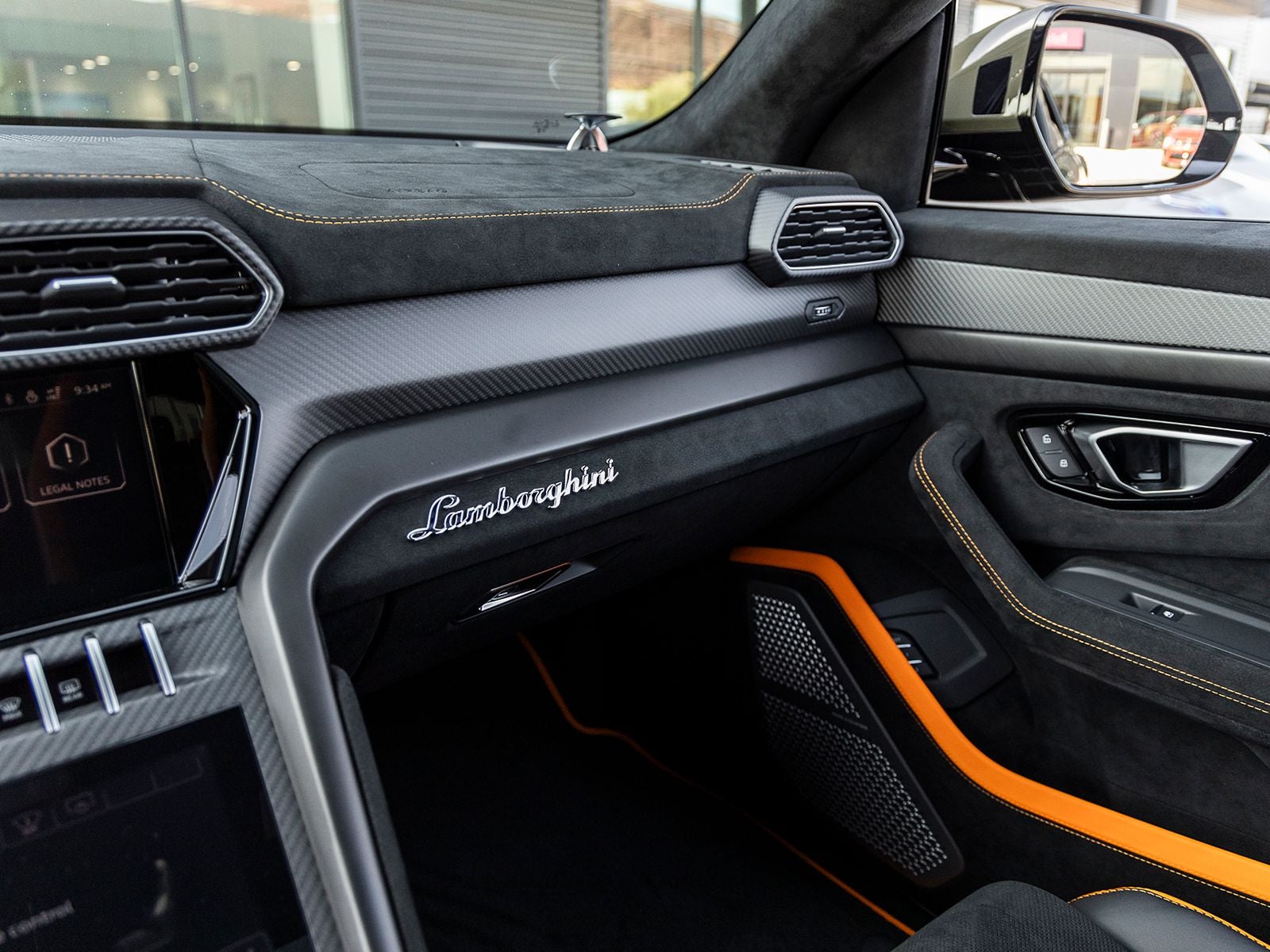 2023 Lamborghini Urus Performante