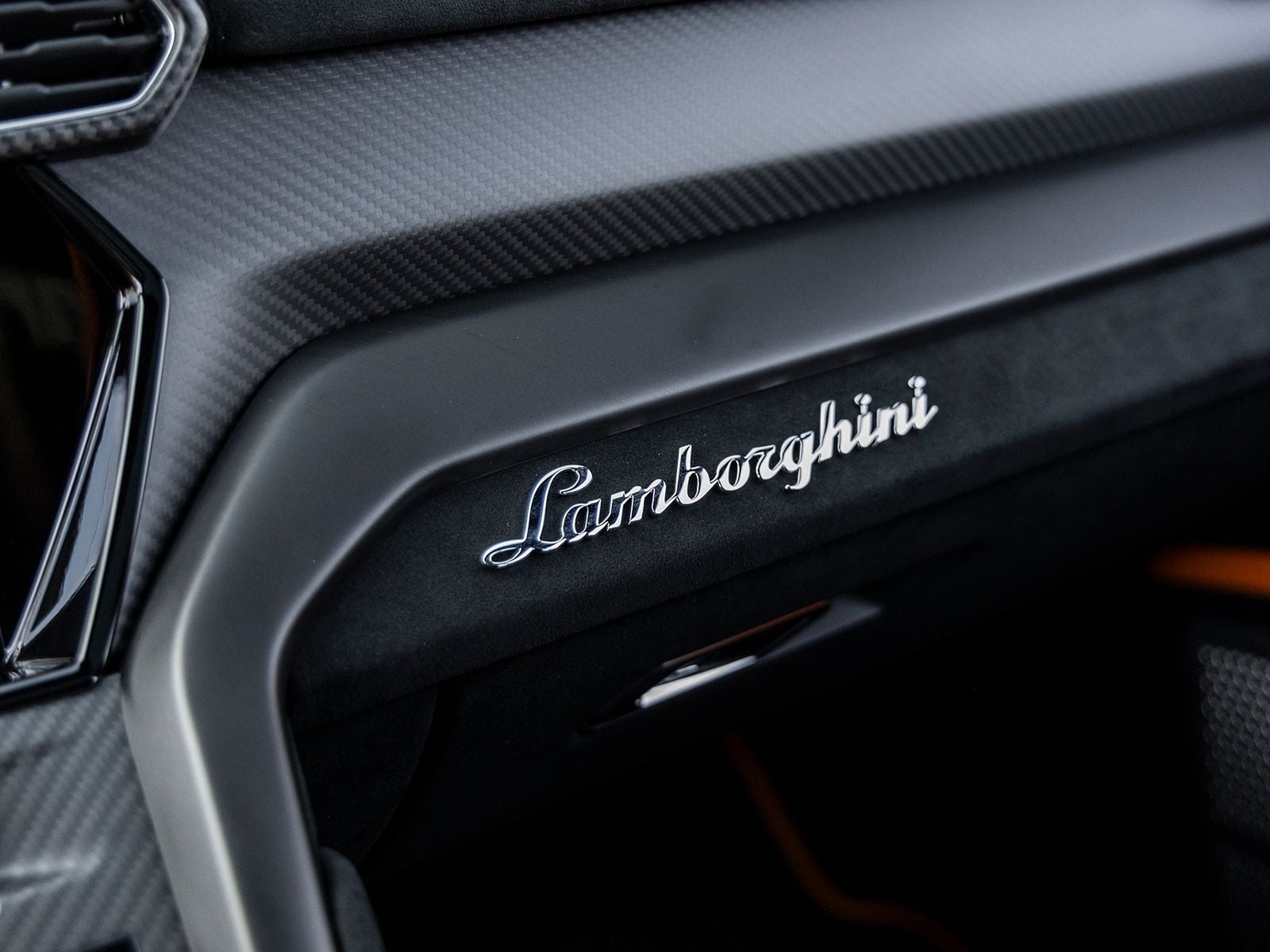 2023 Lamborghini Urus Performante