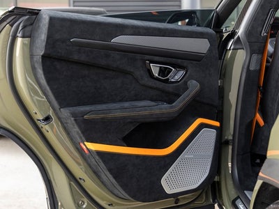 2023 Lamborghini Urus Performante