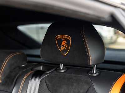 2023 Lamborghini Urus Performante