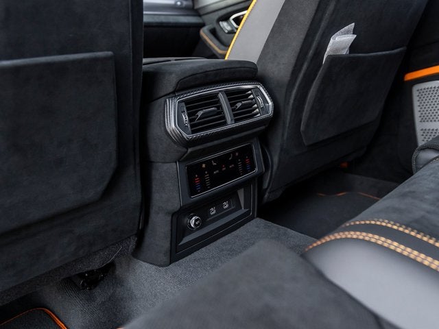 2023 Lamborghini Urus Performante