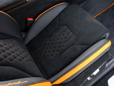 2023 Lamborghini Urus Performante