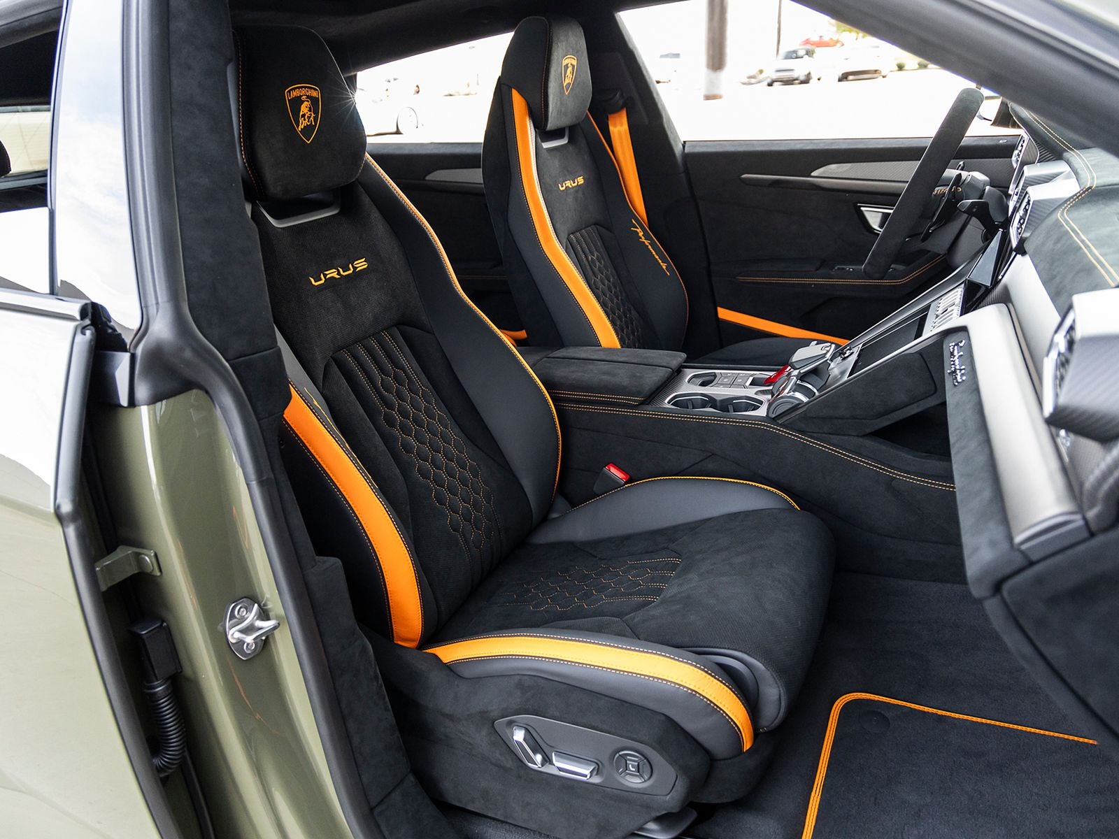 2023 Lamborghini Urus Performante