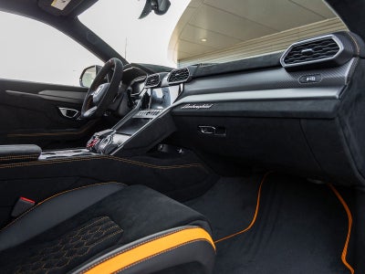 2023 Lamborghini Urus Performante
