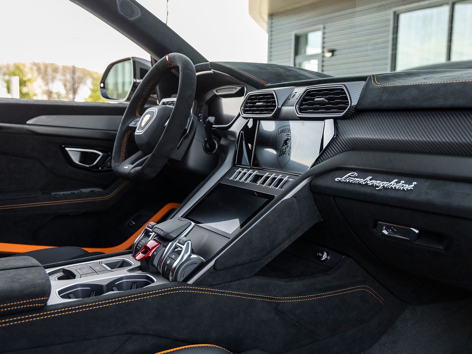 2023 Lamborghini Urus Performante