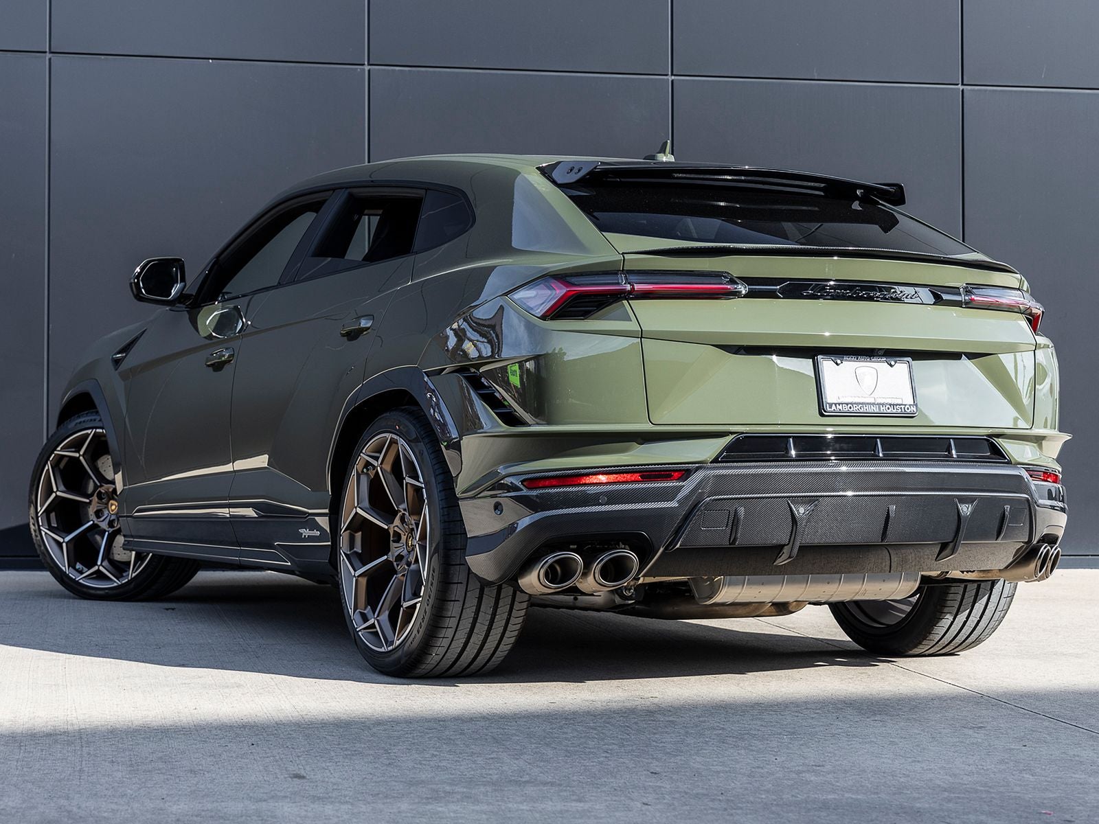 2023 Lamborghini Urus Performante