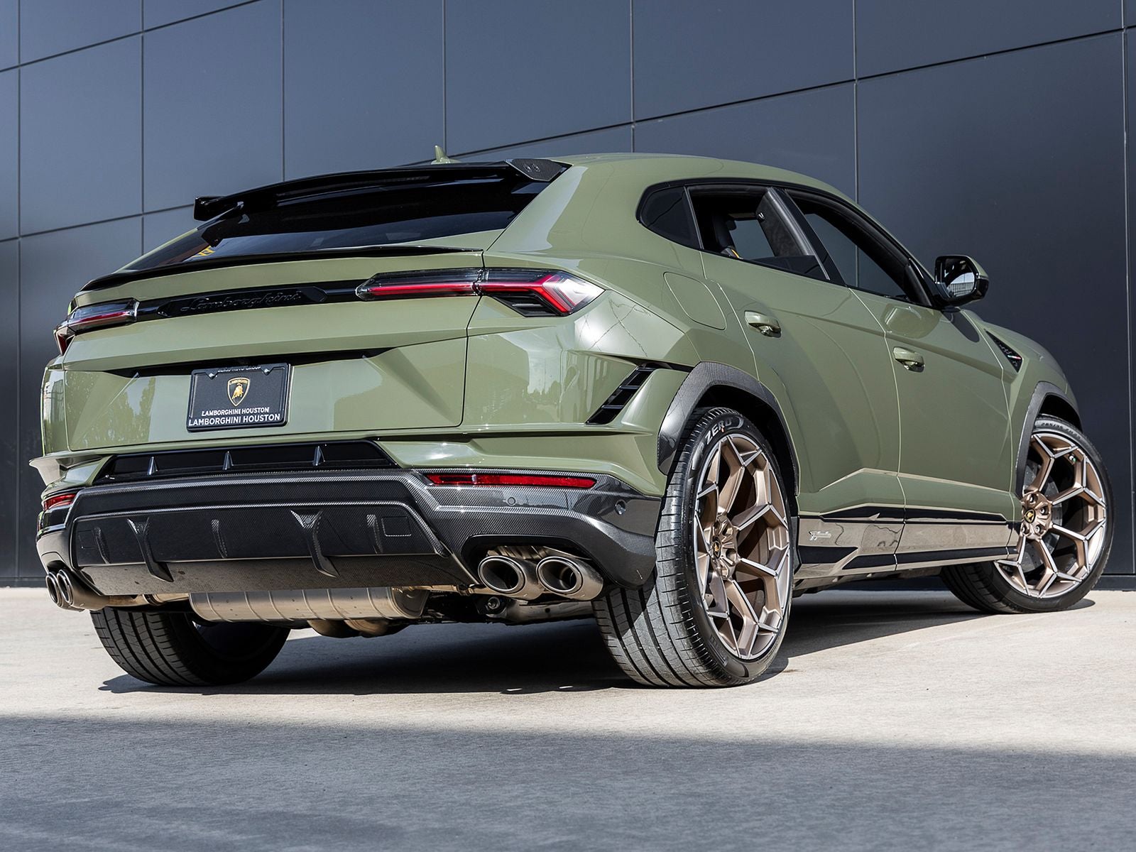 2023 Lamborghini Urus Performante