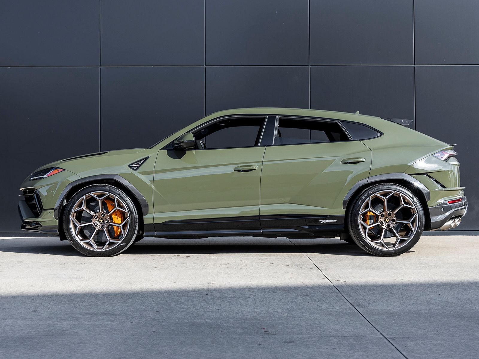 2023 Lamborghini Urus Performante