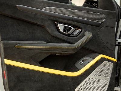 2024 Lamborghini Urus Performante