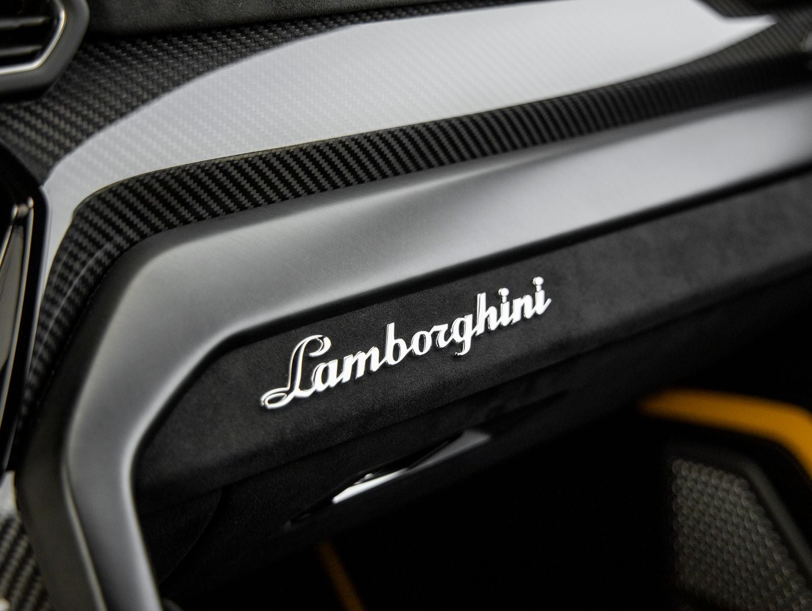 2024 Lamborghini Urus Performante