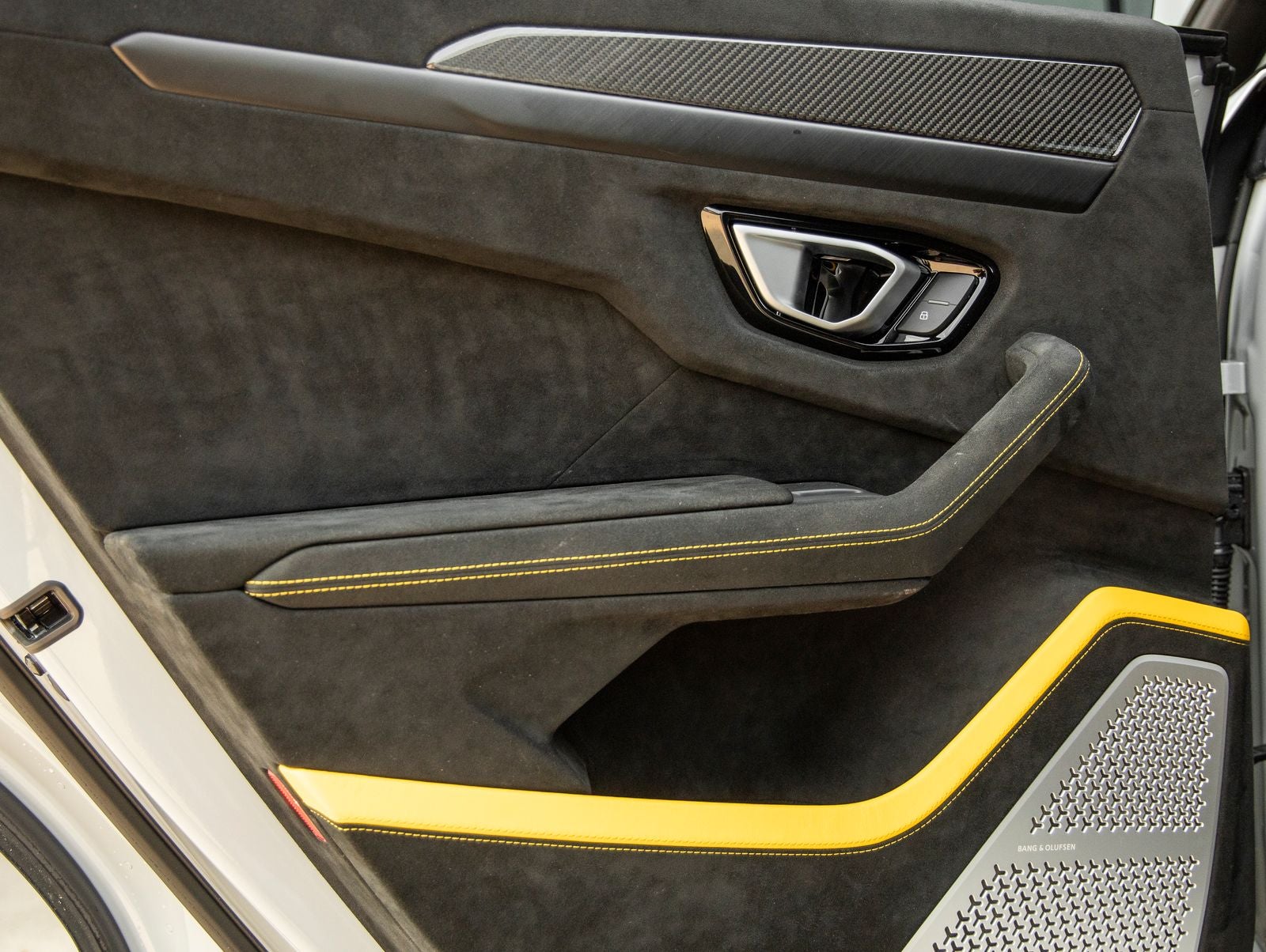 2024 Lamborghini Urus Performante