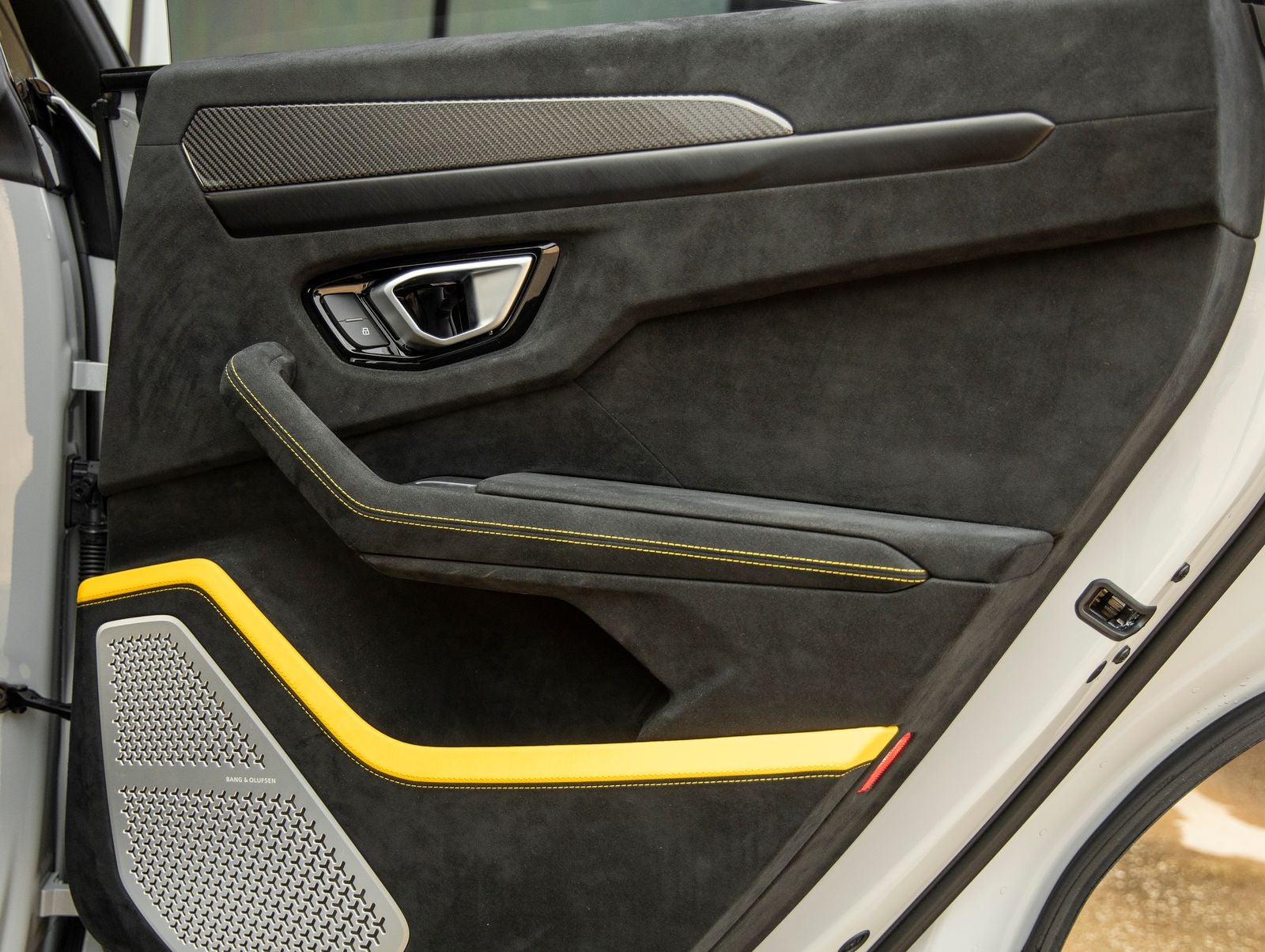 2024 Lamborghini Urus Performante
