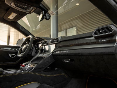 2024 Lamborghini Urus Performante