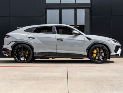 2024 Lamborghini Urus Performante