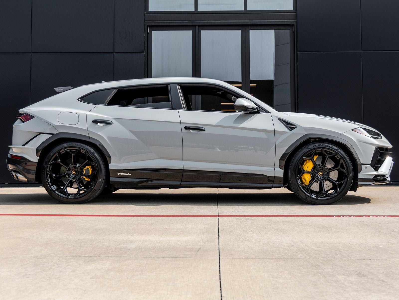 2024 Lamborghini Urus Performante