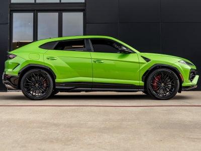 2025 Lamborghini Urus SE