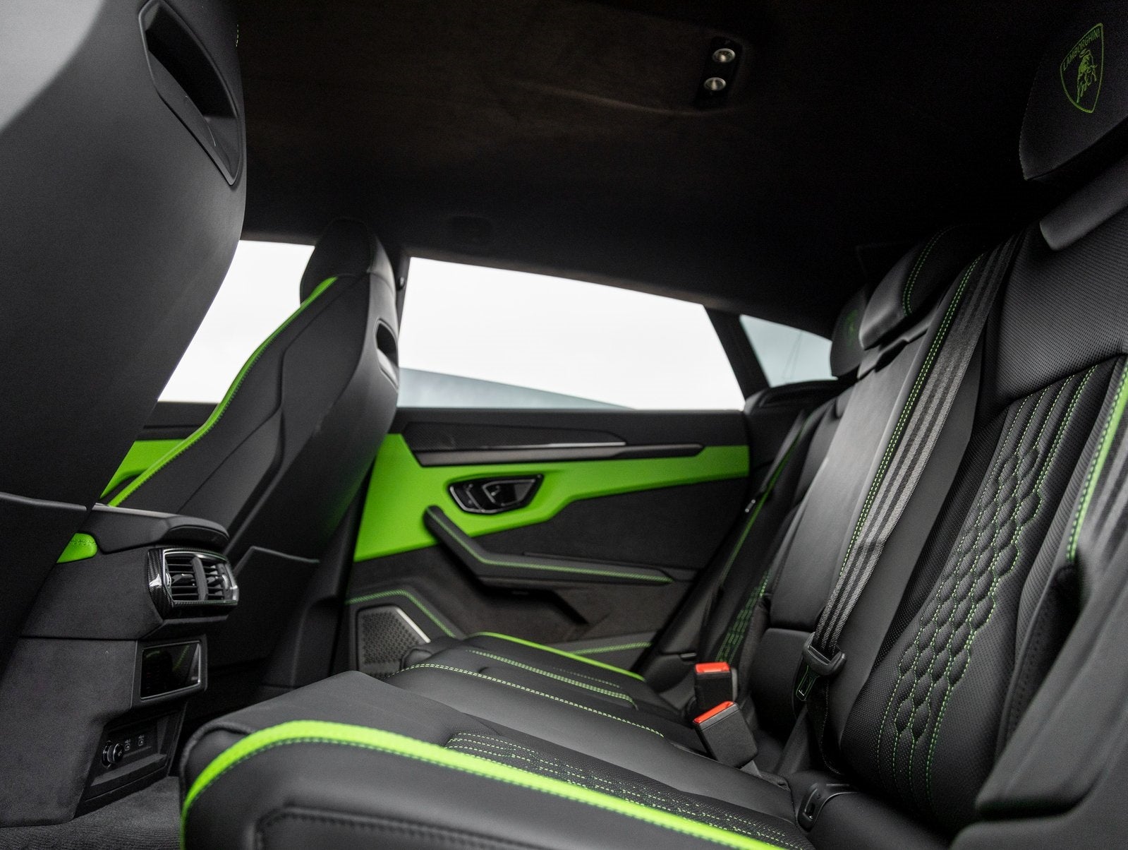 2025 Lamborghini Urus SE