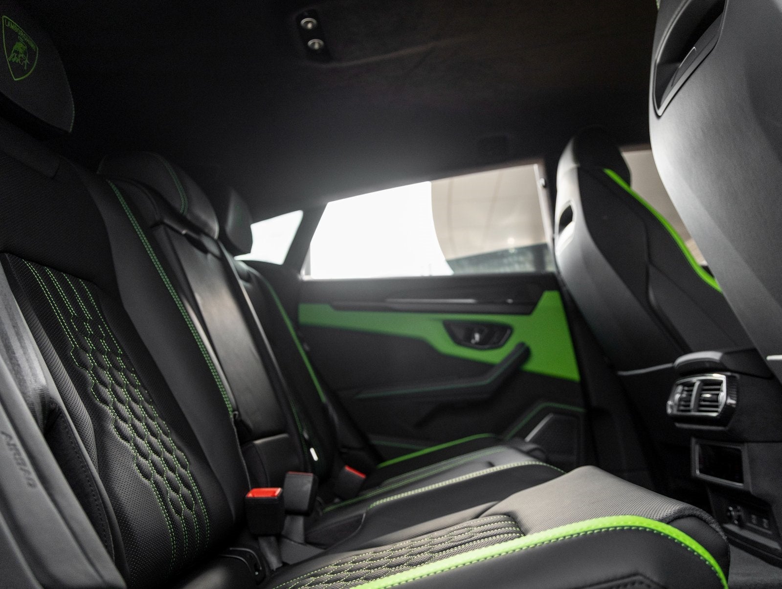 2025 Lamborghini Urus SE