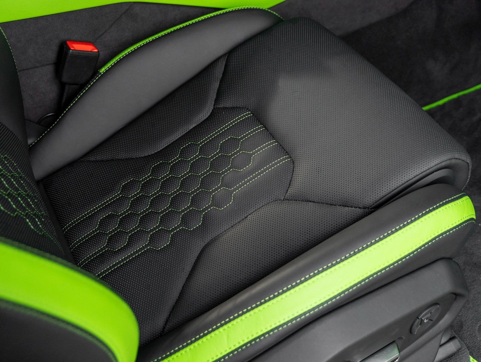 2025 Lamborghini Urus SE