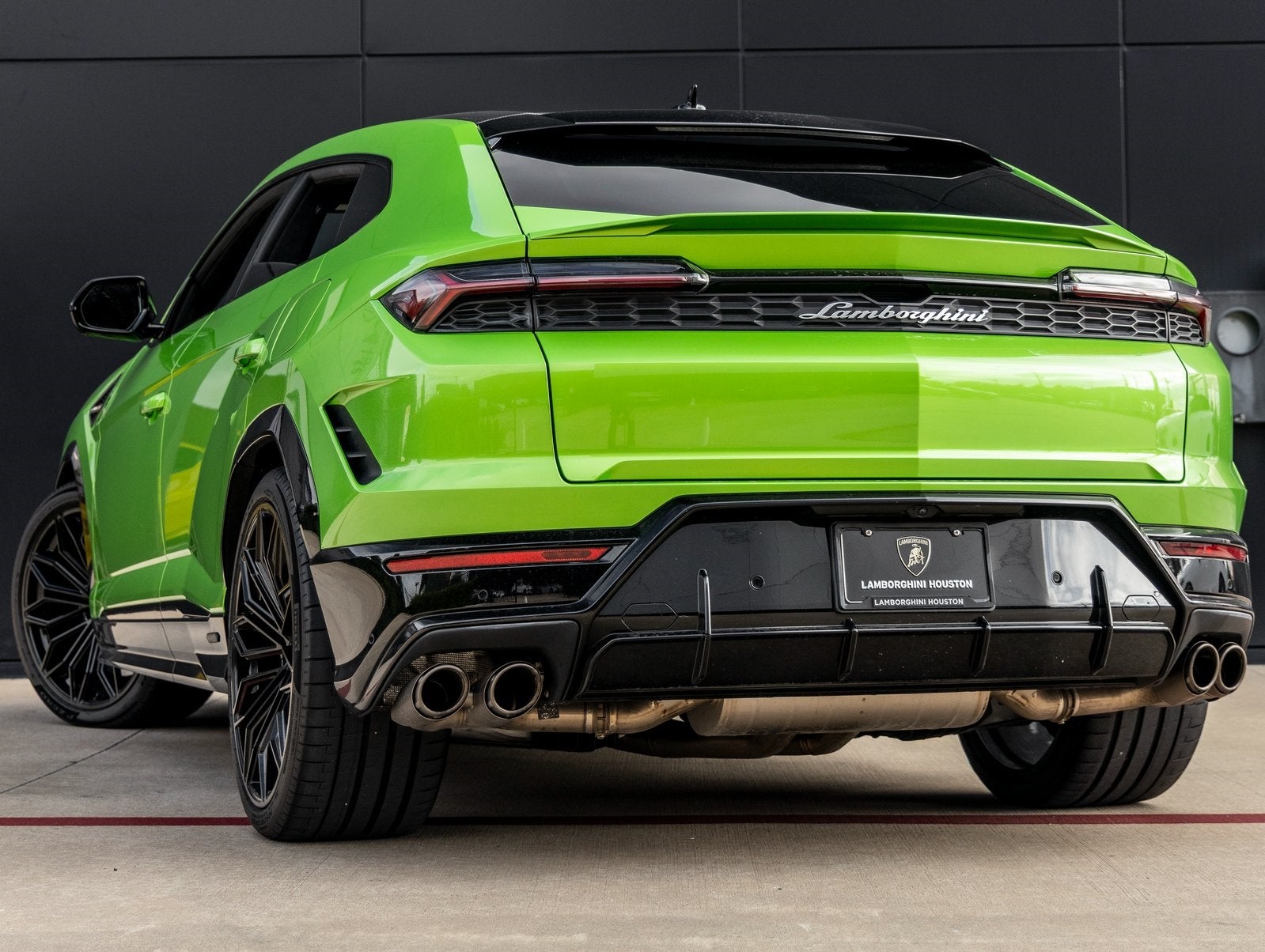 2025 Lamborghini Urus SE