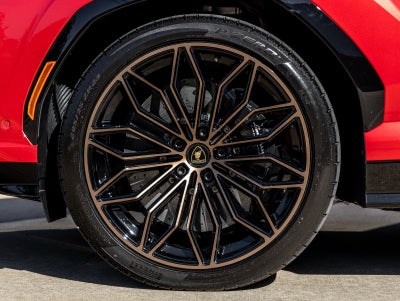 2025 Lamborghini Urus SE