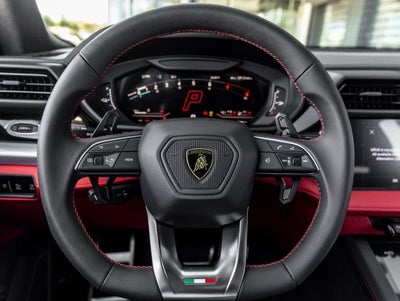 2025 Lamborghini Urus SE