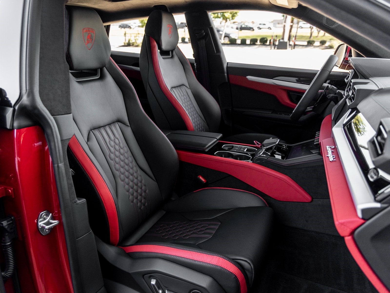 2025 Lamborghini Urus SE