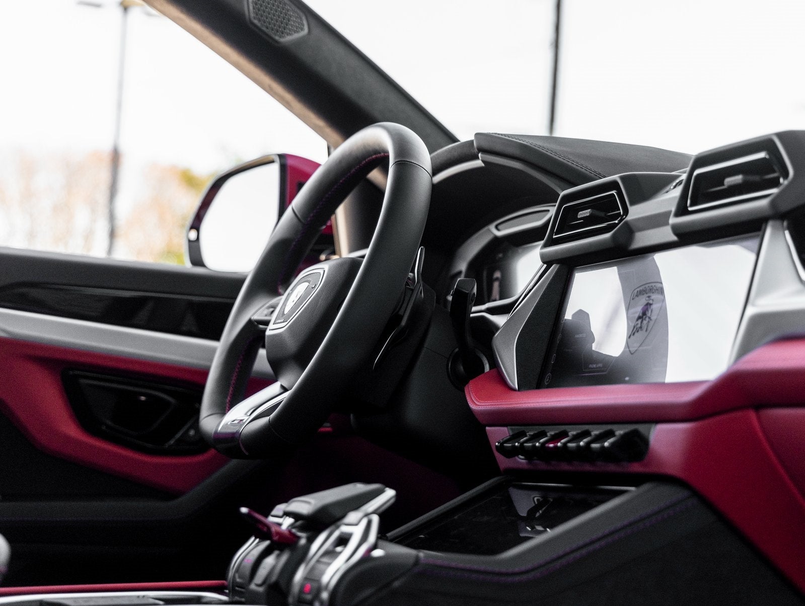 2025 Lamborghini Urus SE