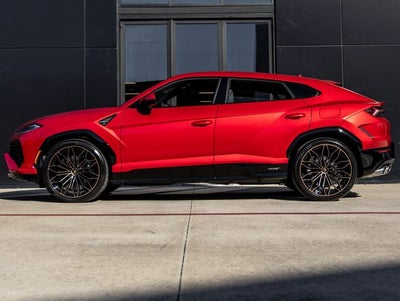 2025 Lamborghini Urus SE