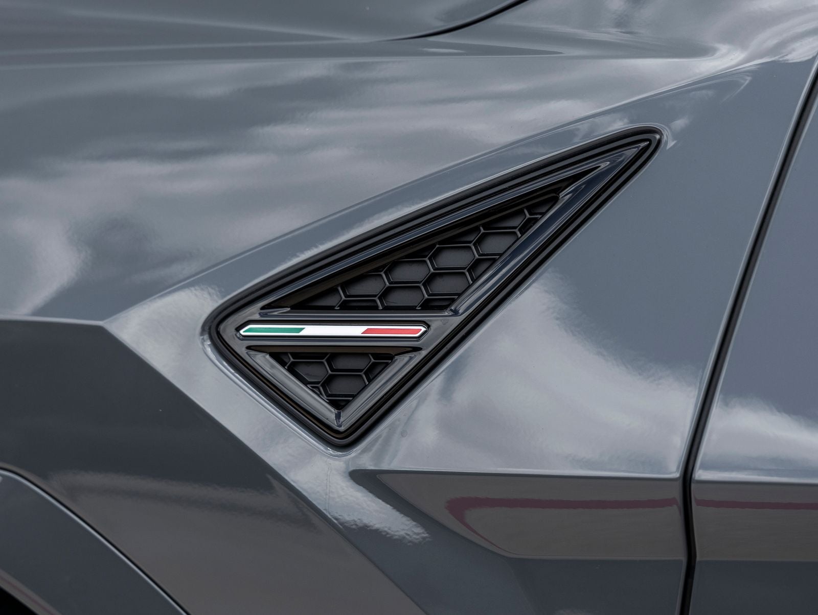 2026 Lamborghini Urus SE