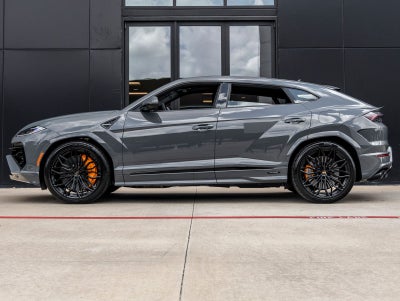 2026 Lamborghini Urus SE