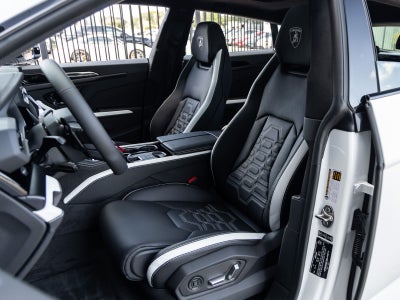 2025 Lamborghini Urus SE
