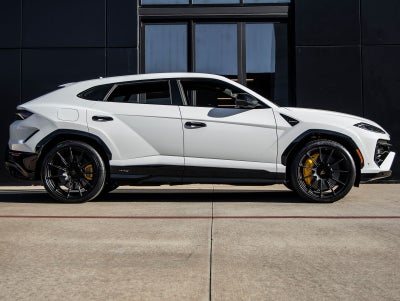 2026 Lamborghini Urus SE
