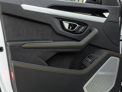 2026 Lamborghini Urus SE