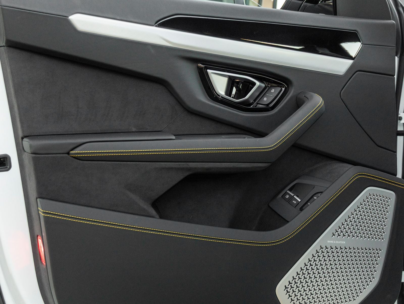 2026 Lamborghini Urus SE