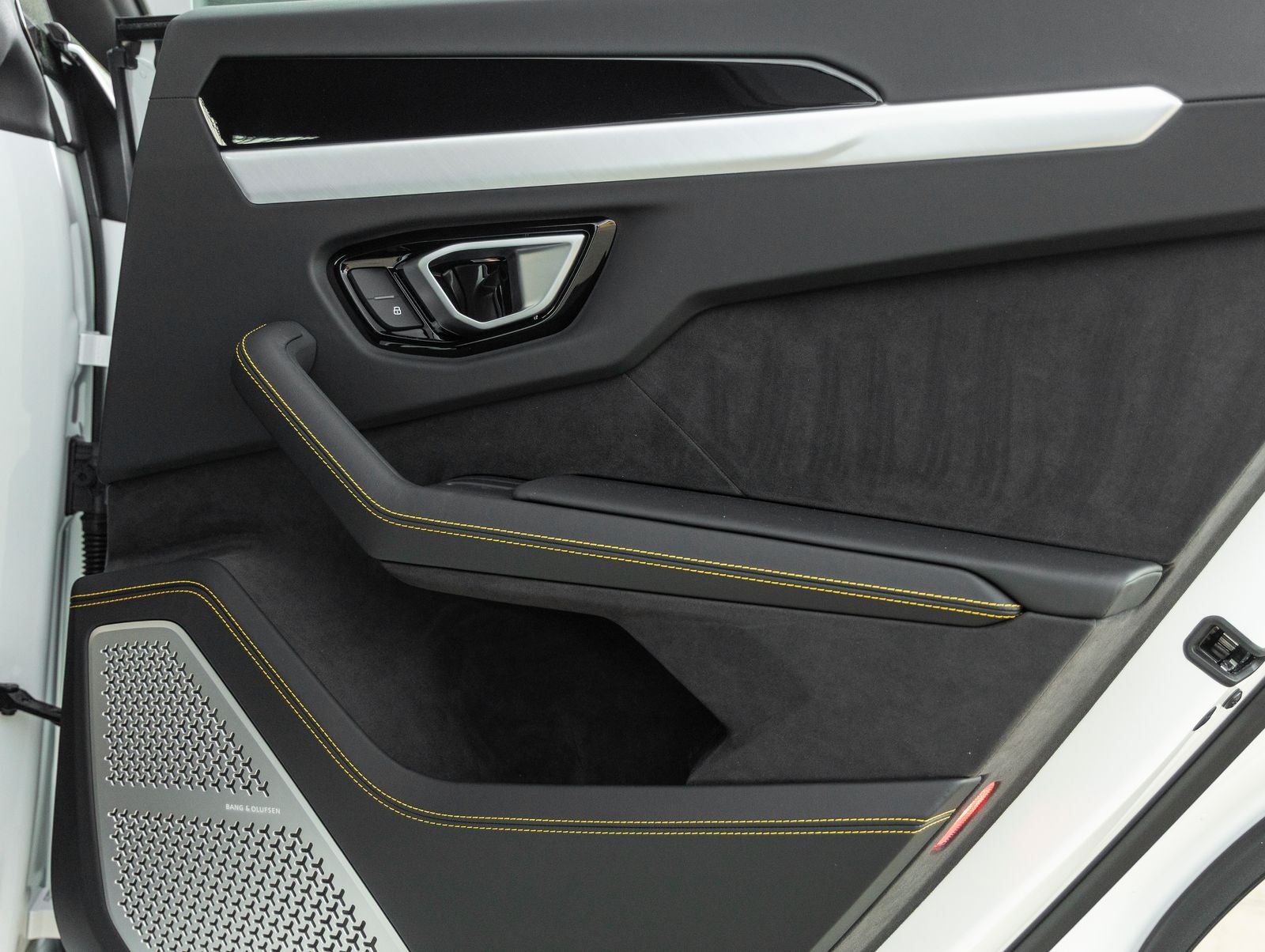 2026 Lamborghini Urus SE