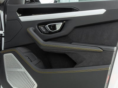 2026 Lamborghini Urus SE