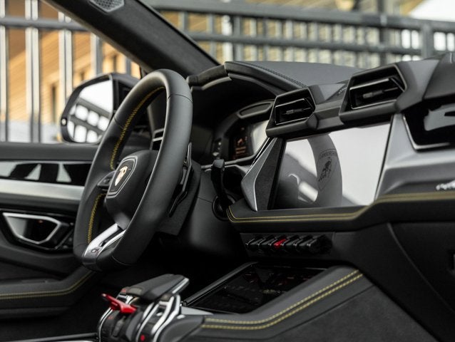 2026 Lamborghini Urus SE