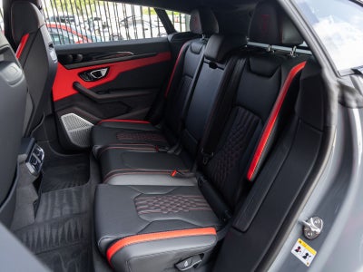 2026 Lamborghini Urus SE