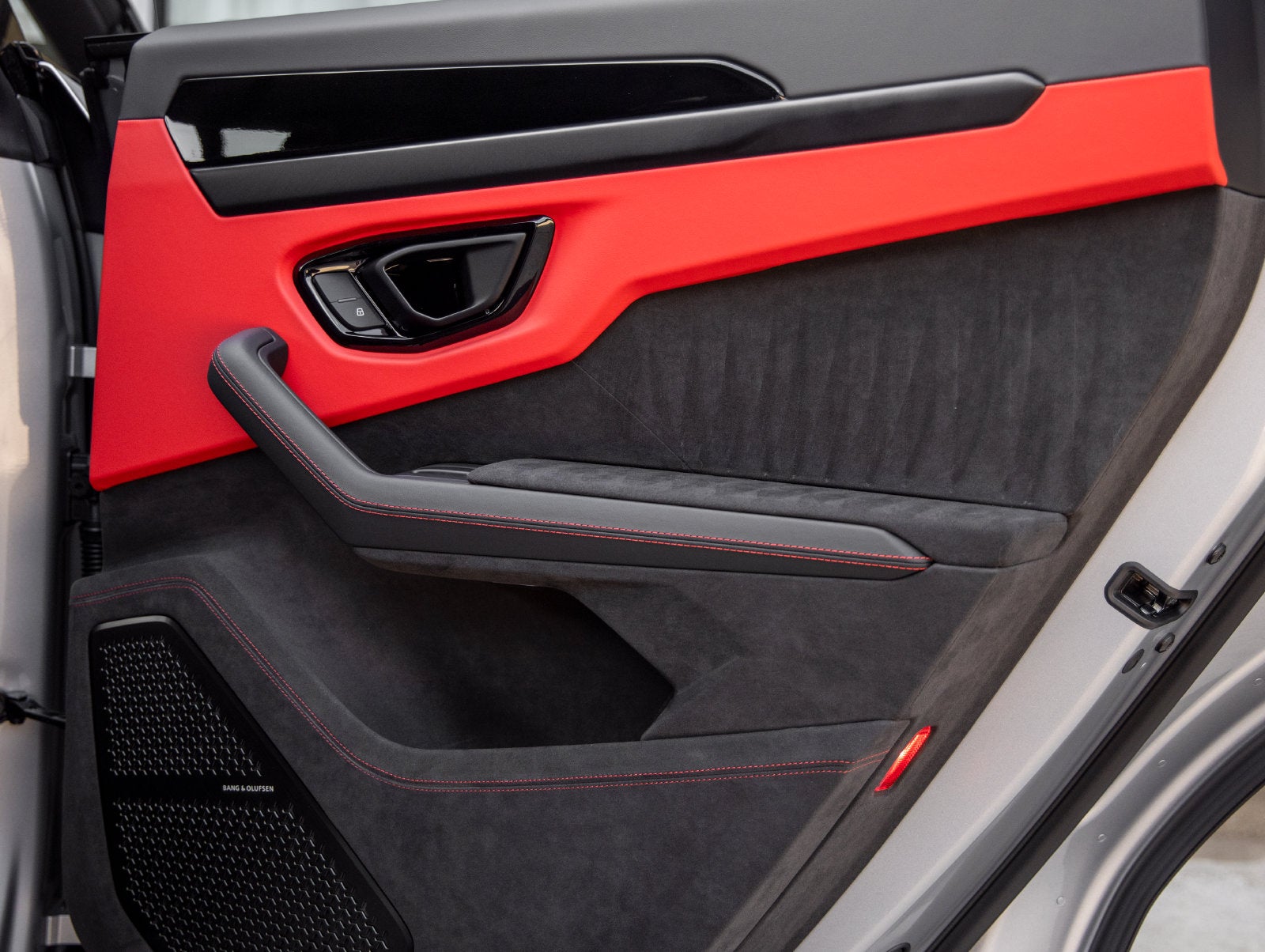 2026 Lamborghini Urus SE