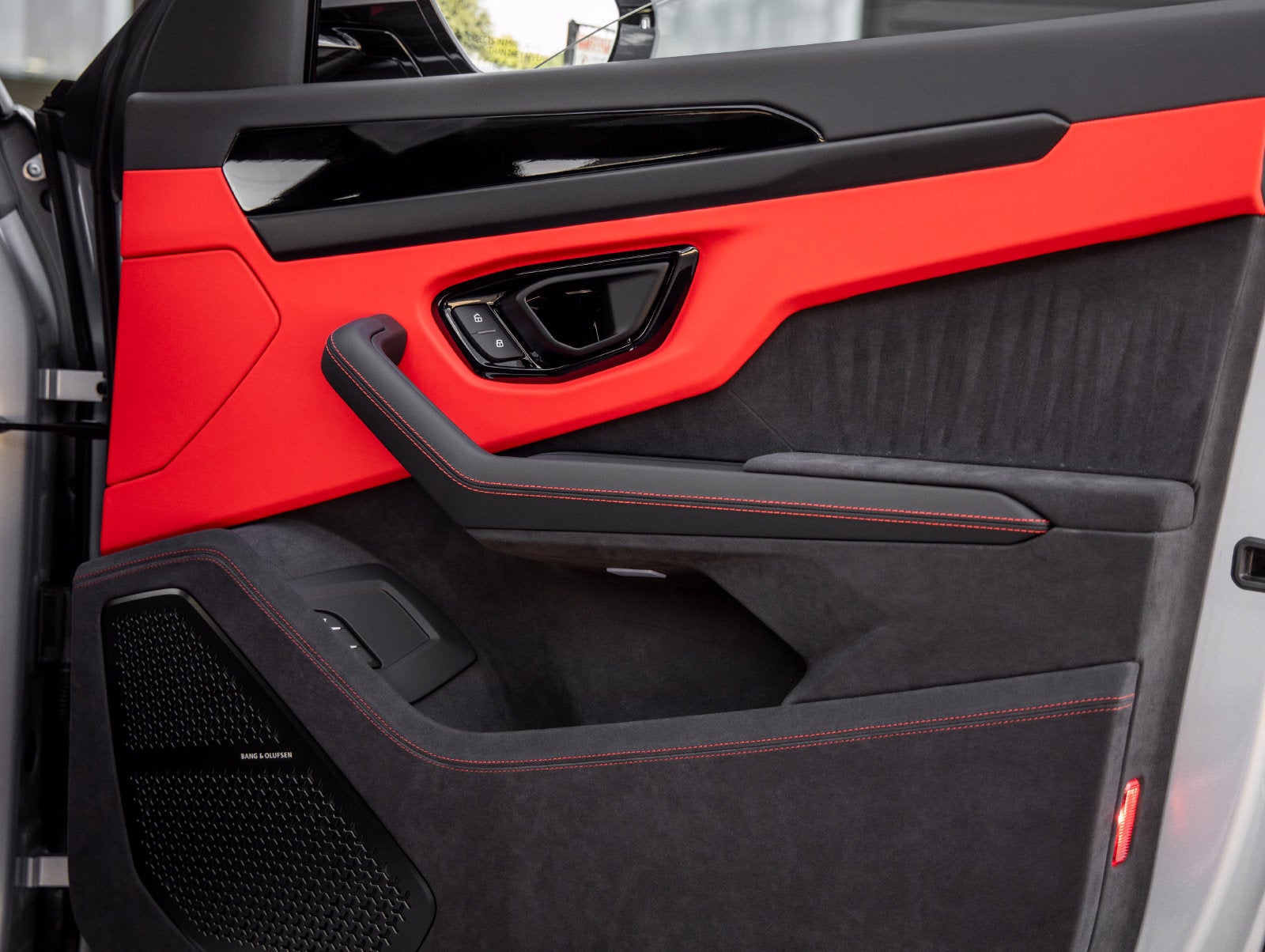 2026 Lamborghini Urus SE