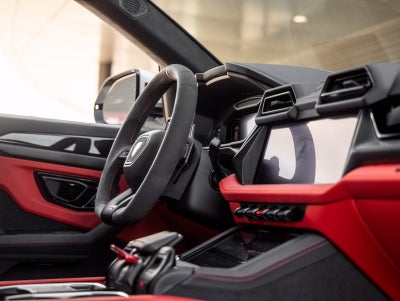 2026 Lamborghini Urus SE