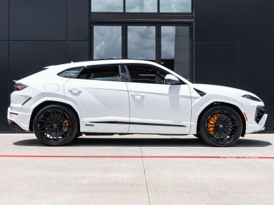 2026 Lamborghini Urus SE