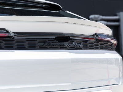 2026 Lamborghini Urus SE