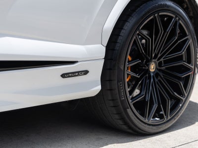 2026 Lamborghini Urus SE