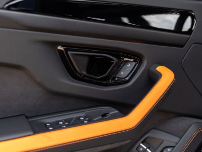 2026 Lamborghini Urus SE