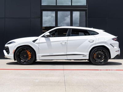 2026 Lamborghini Urus SE