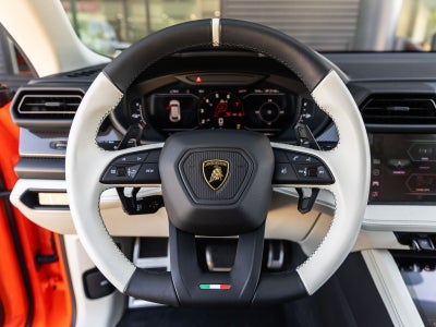2025 Lamborghini Urus SE