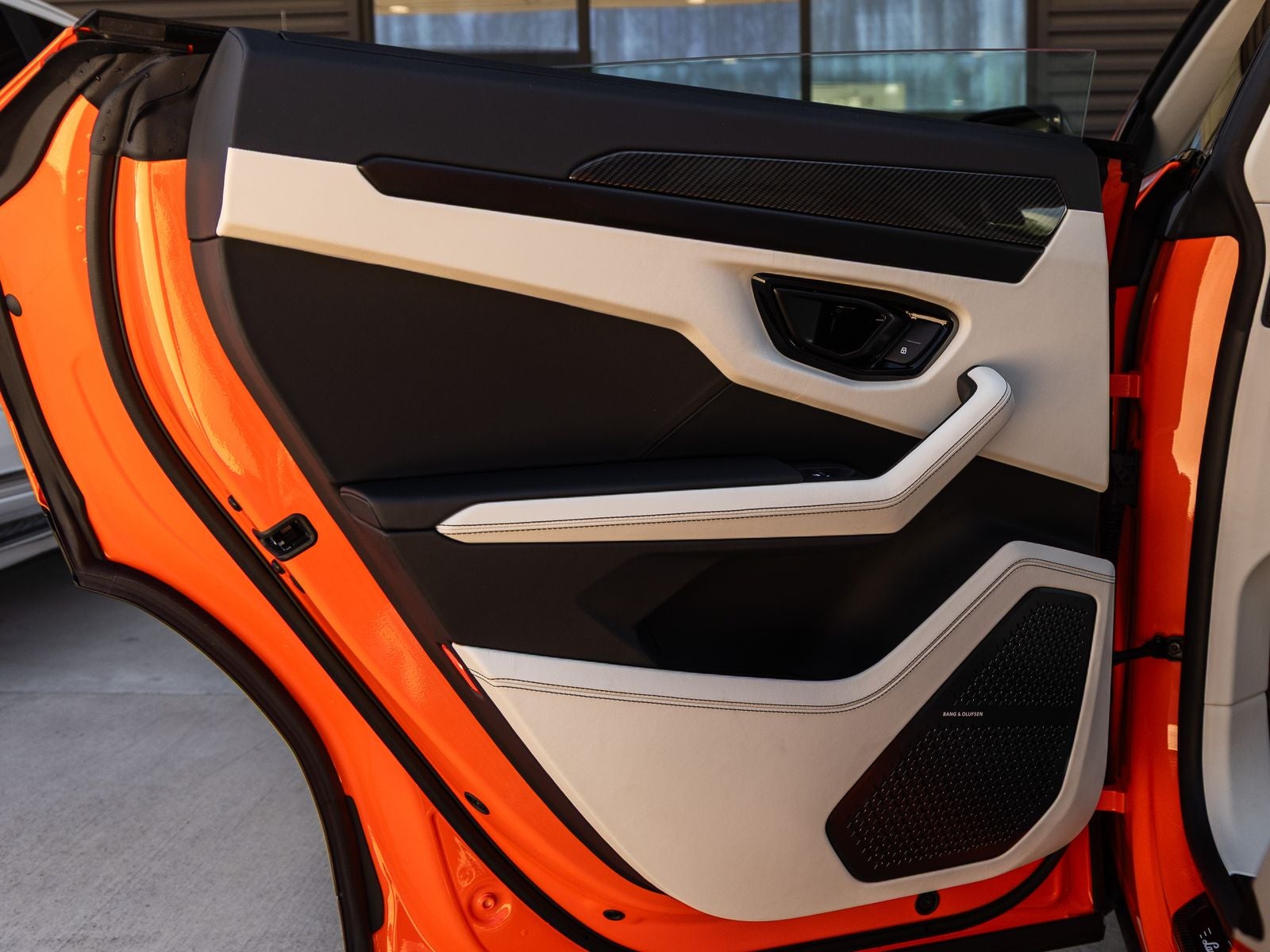 2025 Lamborghini Urus SE